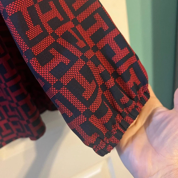 Tommy Hilfiger Logo Blouse Lightweight Preppy Large Work Business Professional - Picture 4 of 9